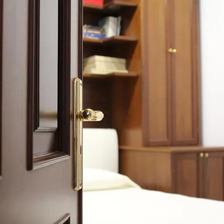 Penzion Luxurious Apartments In The Center Of Rome Řím
