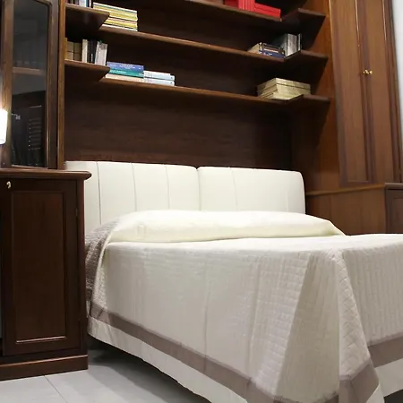 Luxurious Apartments In The Center Of Rome 3*