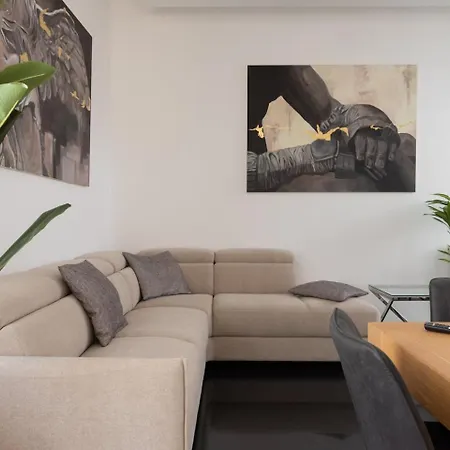 Luxurious Apartments In The Center Of Rome Pensionat