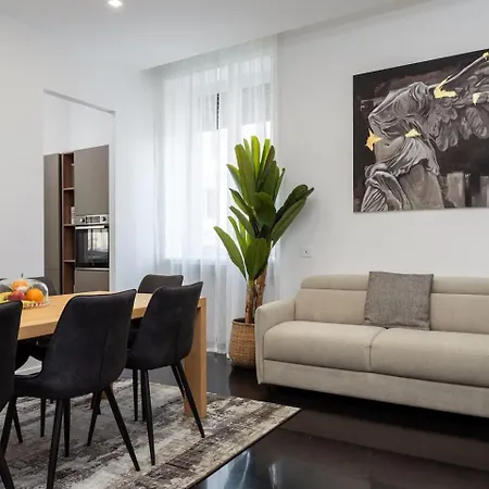 Luxurious Apartments In The Center Of Rome Pensionat