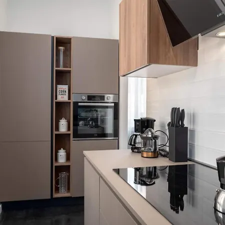 Pensionat Luxurious Apartments In The Center Of Rome