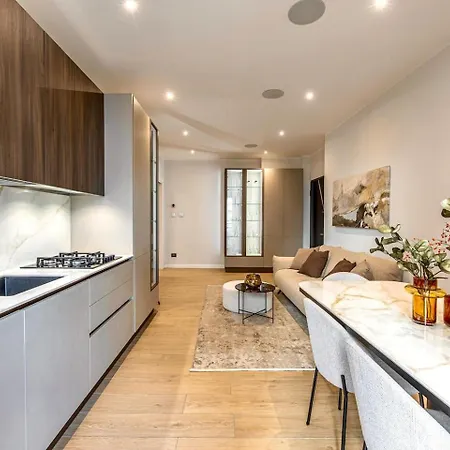 Luxurious Apartments In The Center Of Rome