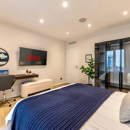 Luxurious Apartments In The Center Of Rome Pensionat