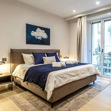 Luxurious Apartments In The Center Of Rome Pensionat