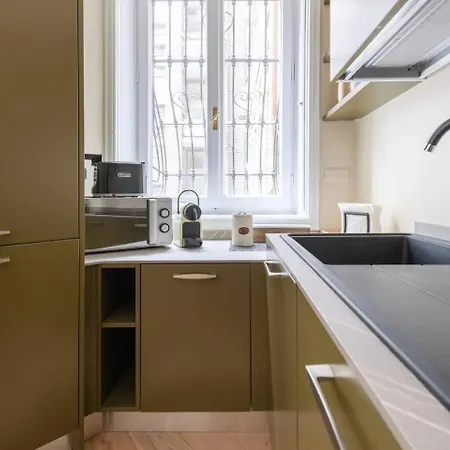 Luxurious Apartments In The Center Of Rome Pensionat 3*