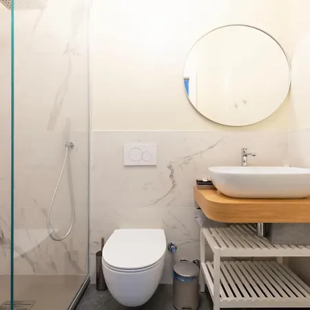 Pensionat Luxurious Apartments In The Center Of Rome 3*
