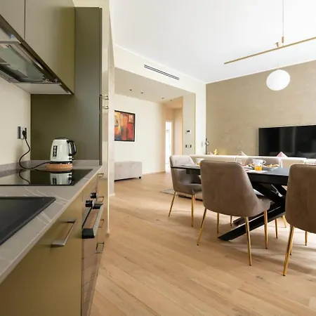Luxurious Apartments In The Center Of Rome Pensionat