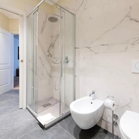 Pensionat Luxurious Apartments In The Center Of Rome 3*