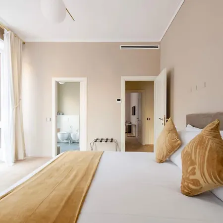 Pensionat Luxurious Apartments In The Center Of Rome 3*